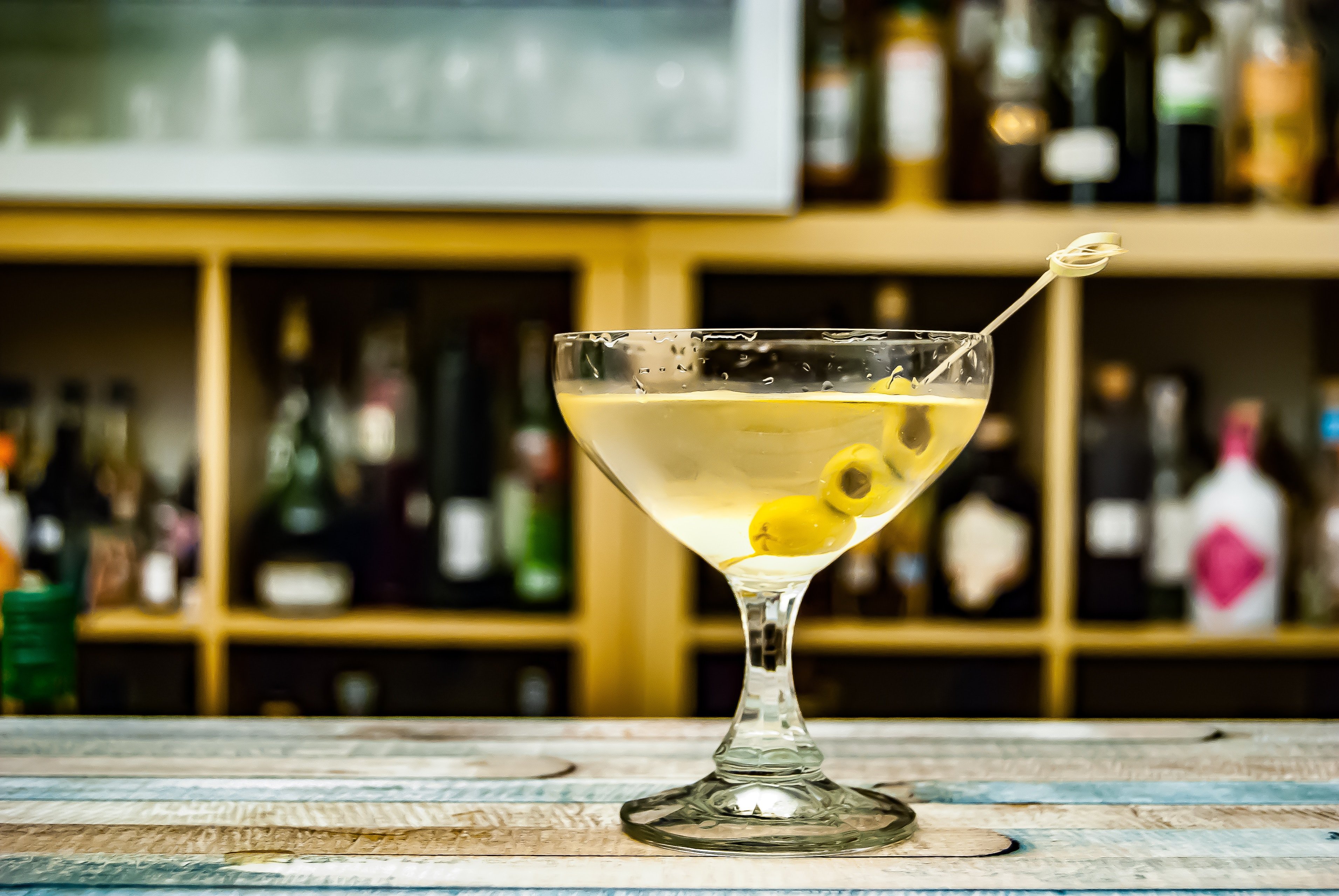 Den klassiske 007-drinken - Dry Martini 